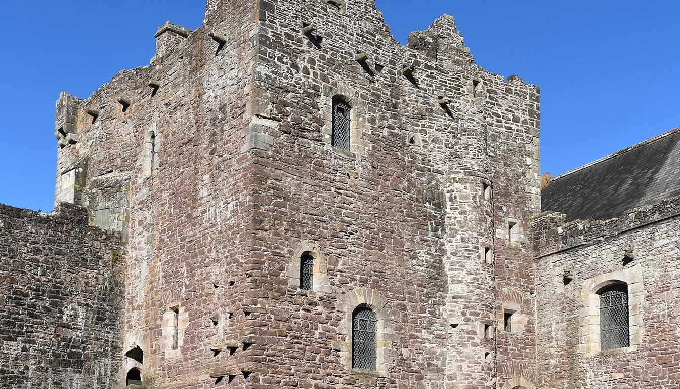 Stone walls and stairs inside the courtyard of Doune Castle